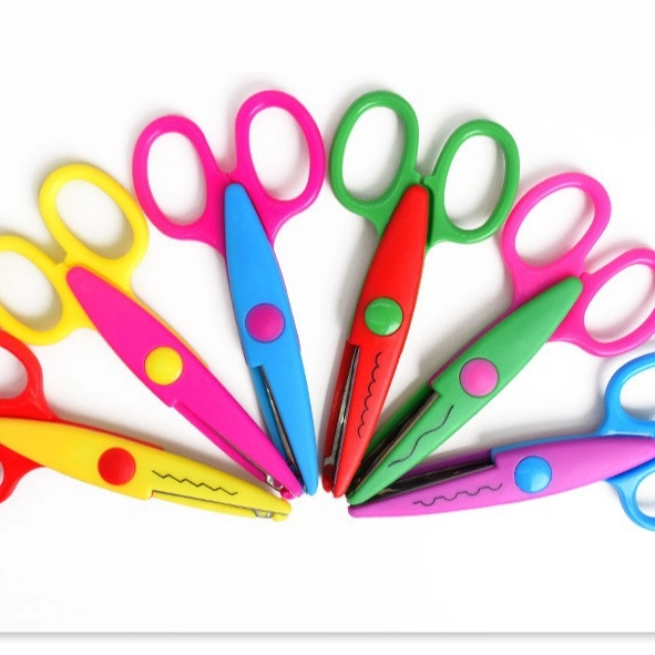 Existen Tijeras Infantiles Mejores que las Tradicionales para Colegios y Kinder
