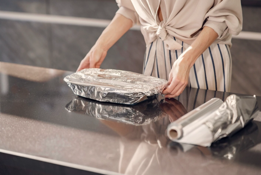 Es Seguro Usar Papel de Aluminio en la Estufa Pros, Contras y Alternativas Mejores